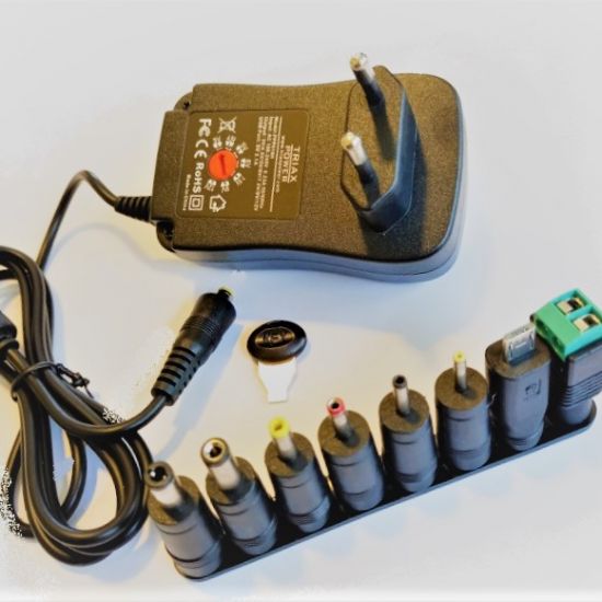 univerzalni adapter sa izmenljivim konektorima